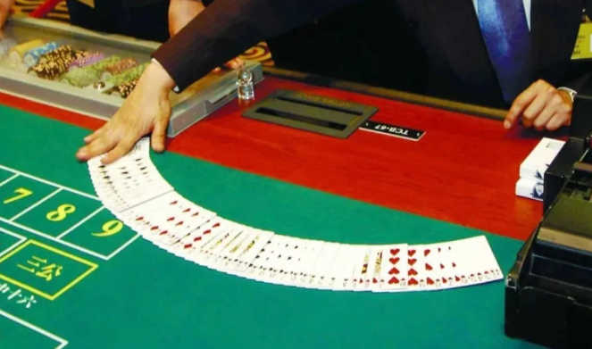 专业赌徒 "南非帮”21点团队,准确知道Ace出现,在赌场赢了2千万的胜利?